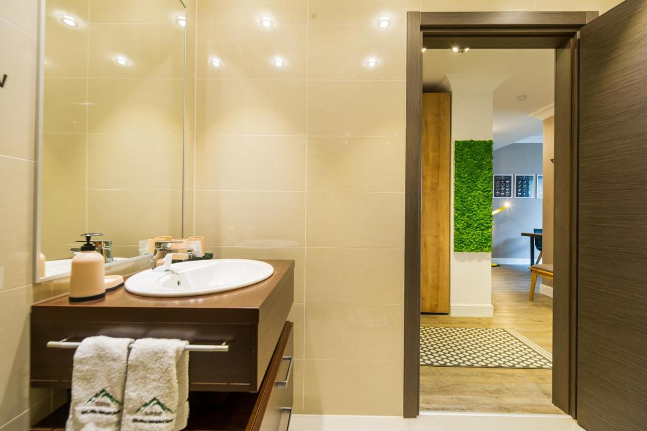 Sarah Deluxe Apartment In Silver Mountain โปยานาบราซอฟ ภายนอก รูปภาพ